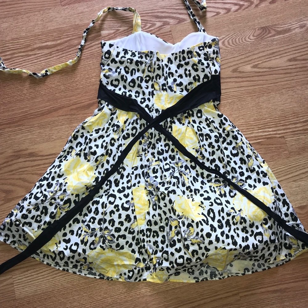 Leopard print- yellow, black, gray. Size 7 dress